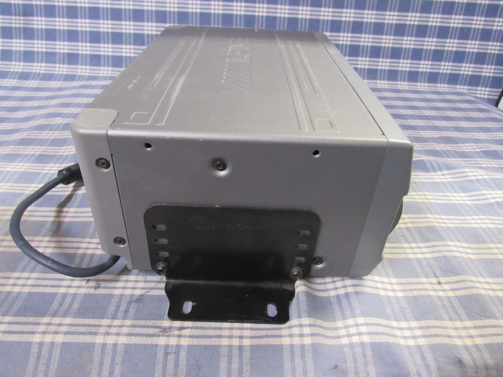 Alpine CD Shuttle 12 Disc CHA-1204 (Please Read Powers On) FAST FREE SHIPPING.