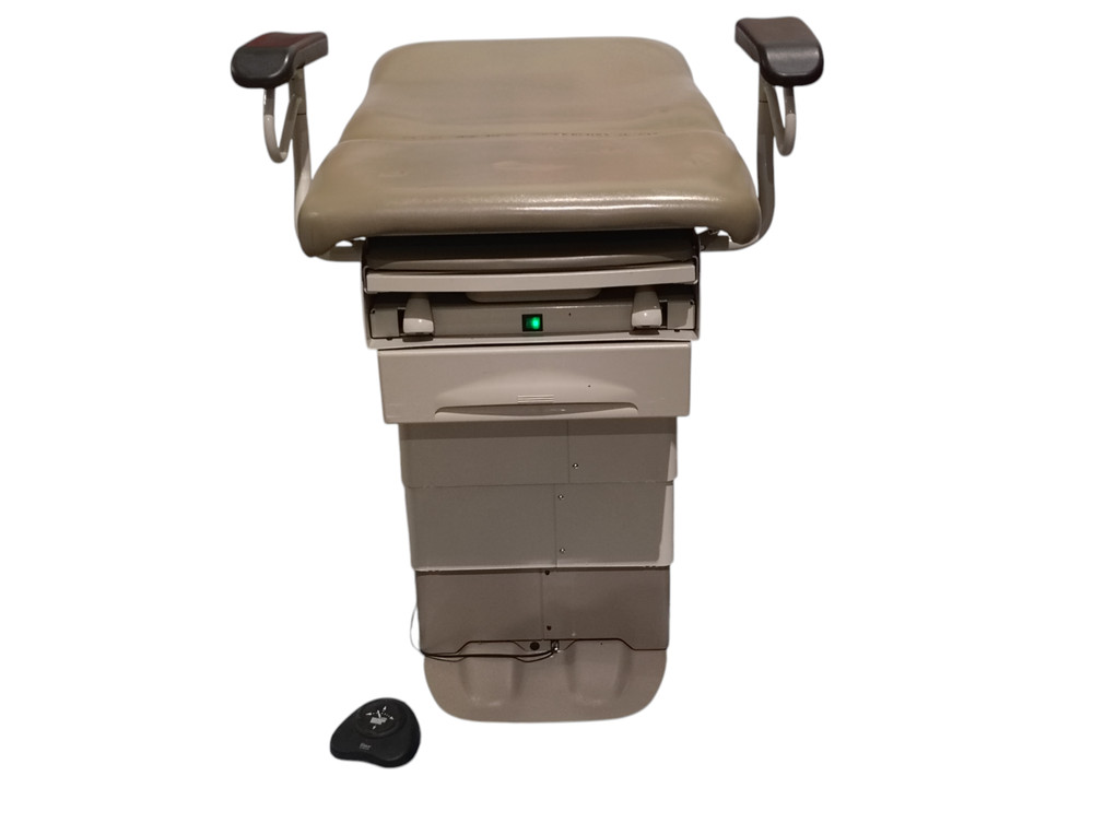 Midmark 223 Power Exam Table