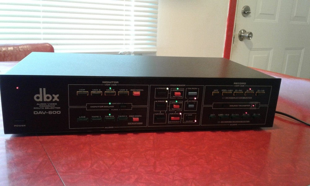 DBX DAV-600 AUDIO VIDEO PROGRAM ROUTE SELECTOR , Beautiful