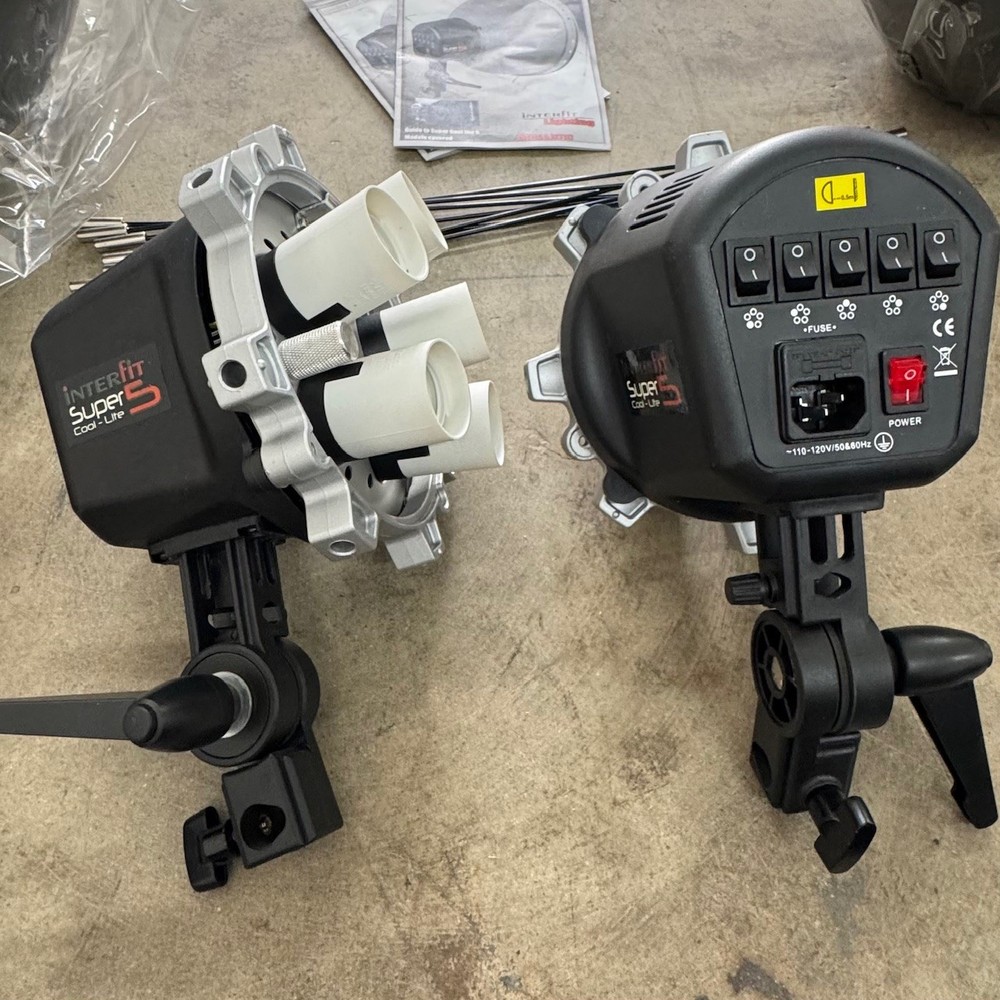 Interfit Super 5 Lighting Kit - Complete with Bulbs, Stands, Diffuser
