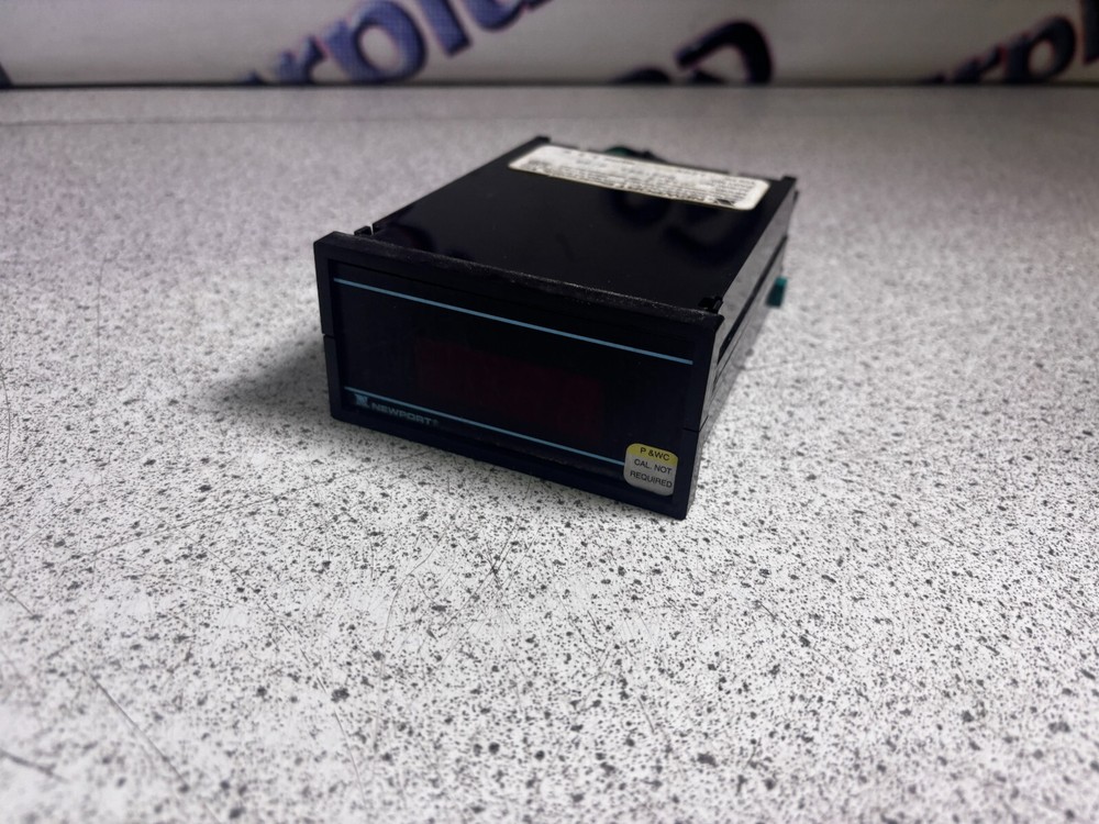 Newport Electronic Volt Meter Model 203A-3