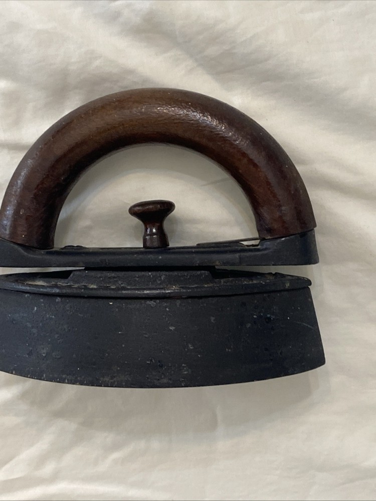 Antique Mrs. Potts Sad Iron with Removable Wood Handle Great Display Piece