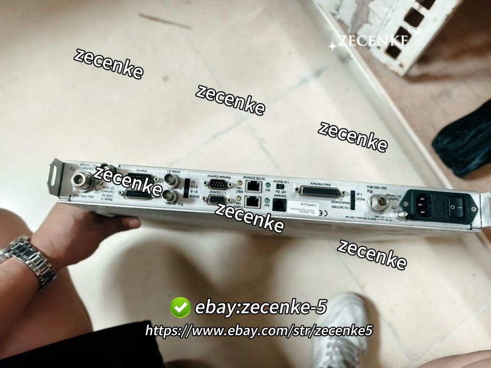 Comtech CDM-570L L-band stallite modem