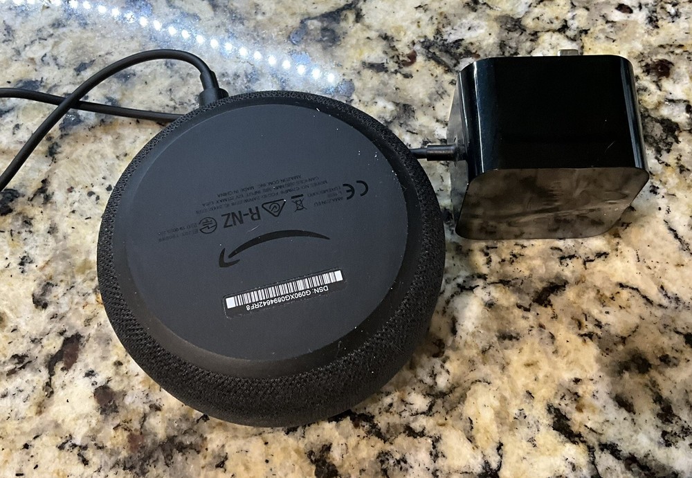 amazon echo dot, Model #c78mp8, Black, 4"d x 2"h