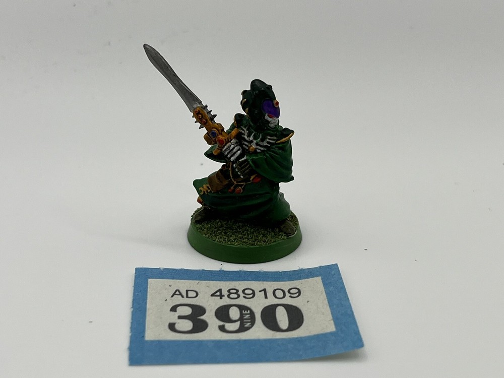 40K Craftworld Aeldari Eldar Warlock metal OOP with Witchblade painted.