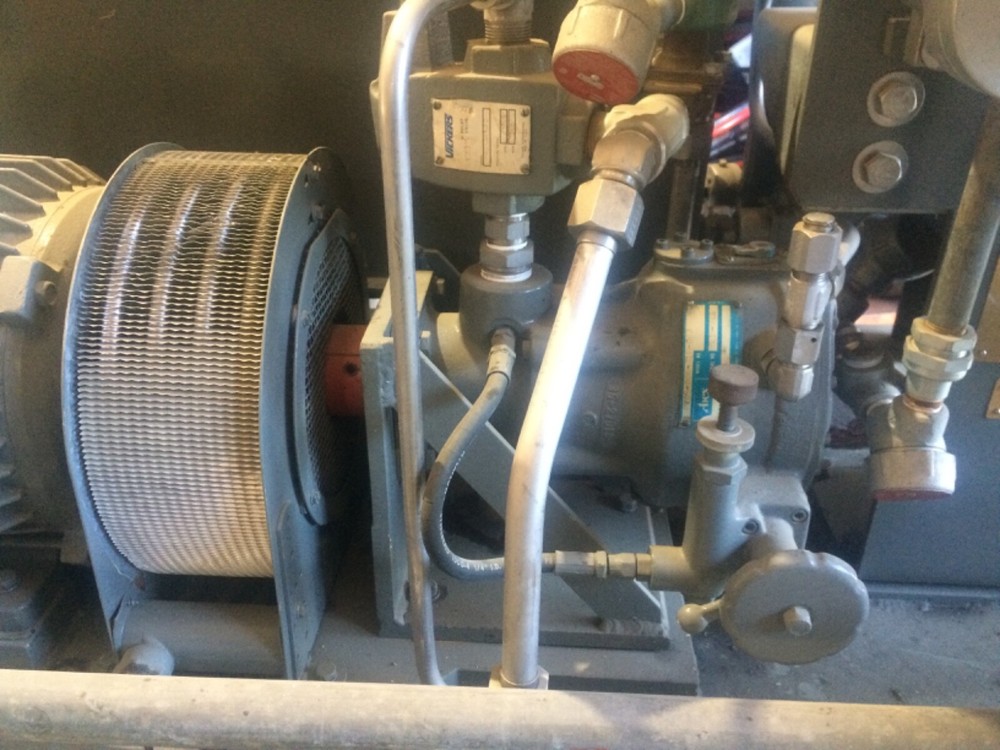 hydraulic testing pump station