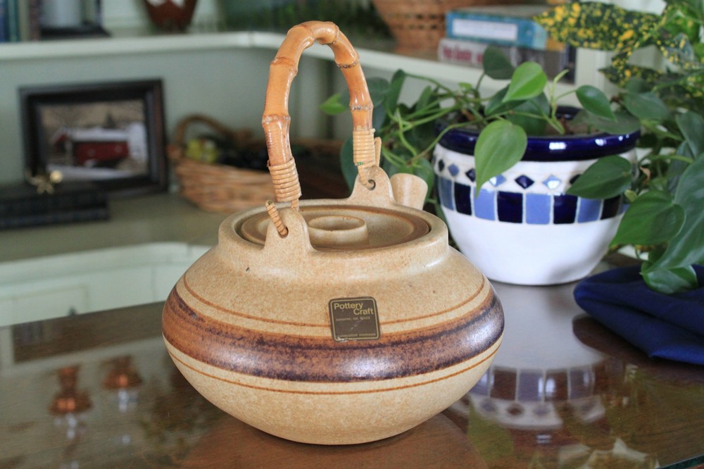 Pottery Craft 7 Cup Stoneware Teapot with Bamboo Handle