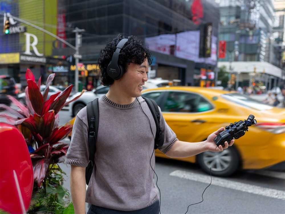 Zoom H6studio 8-Track 32-Bit Float Handy Recorder