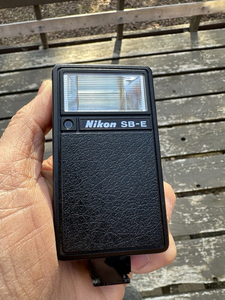 Nikon SB-E Speedlight Shoe Mount Flash Nikon FM FE FE2 FM2