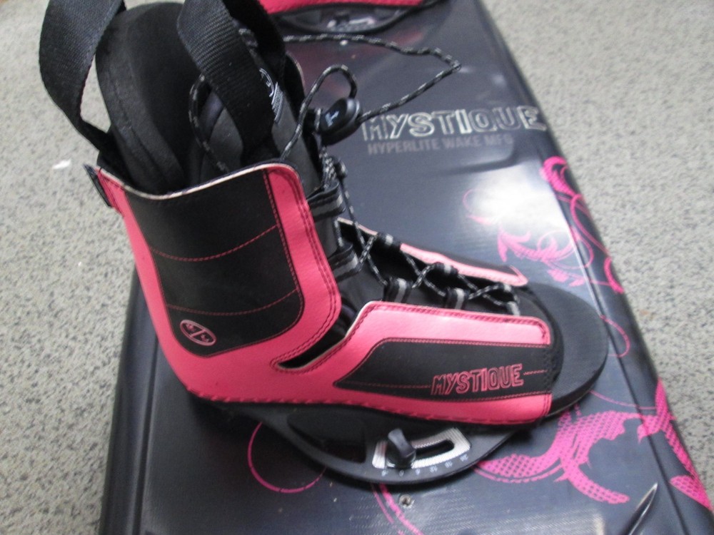Hyperlite Mystique Wakeboard w/ Boots