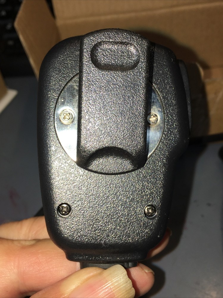 Hand Shoulder Speaker Mic. 👀 GR8 BUY.