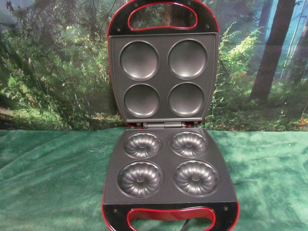 NEW HIGH PERFORMANCE COOK'S ESSENTIALS CUP CAKE POP MAKER