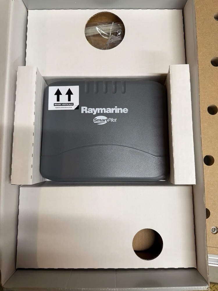 Raymarine Smart Pilot E15021 Course Computer (factory refurbished)