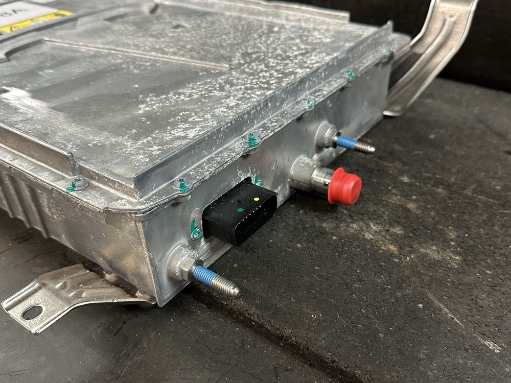 16-20 TESLA S ON BOARD CHARGING SYSTEM MODULE COMPUTER 106651002A