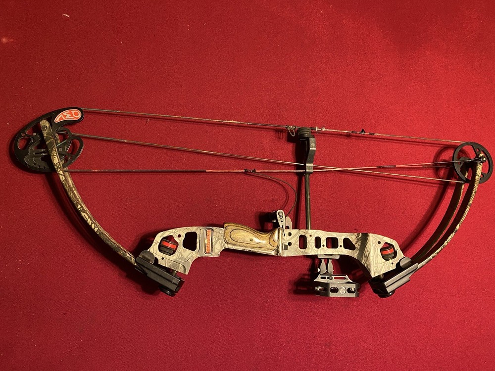 Buckmasters Generation G2 Compound Bow Hunting Archery w/ Rest, Sight, Quiver