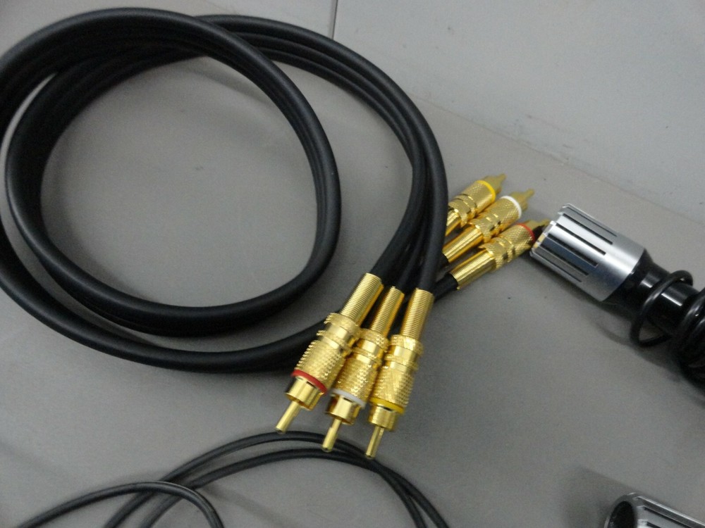 Vintage Sanyo Microphone HM-55 (2 mics plus extras)