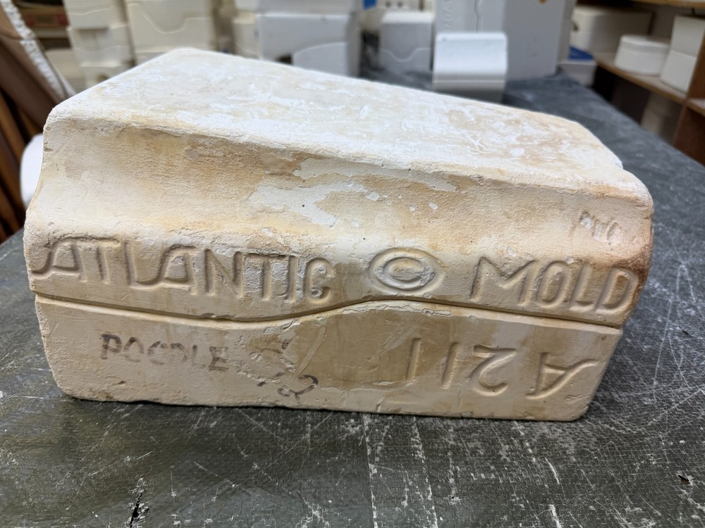 VINTAGE ATLANTIC CERAMIC MOLD #A-211 PERRIE POODLE