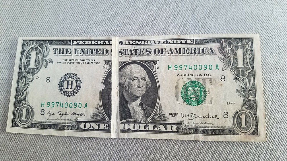 ERROR LARGE GUTTER ON 1977 $1 "H" District ST. LOUIS