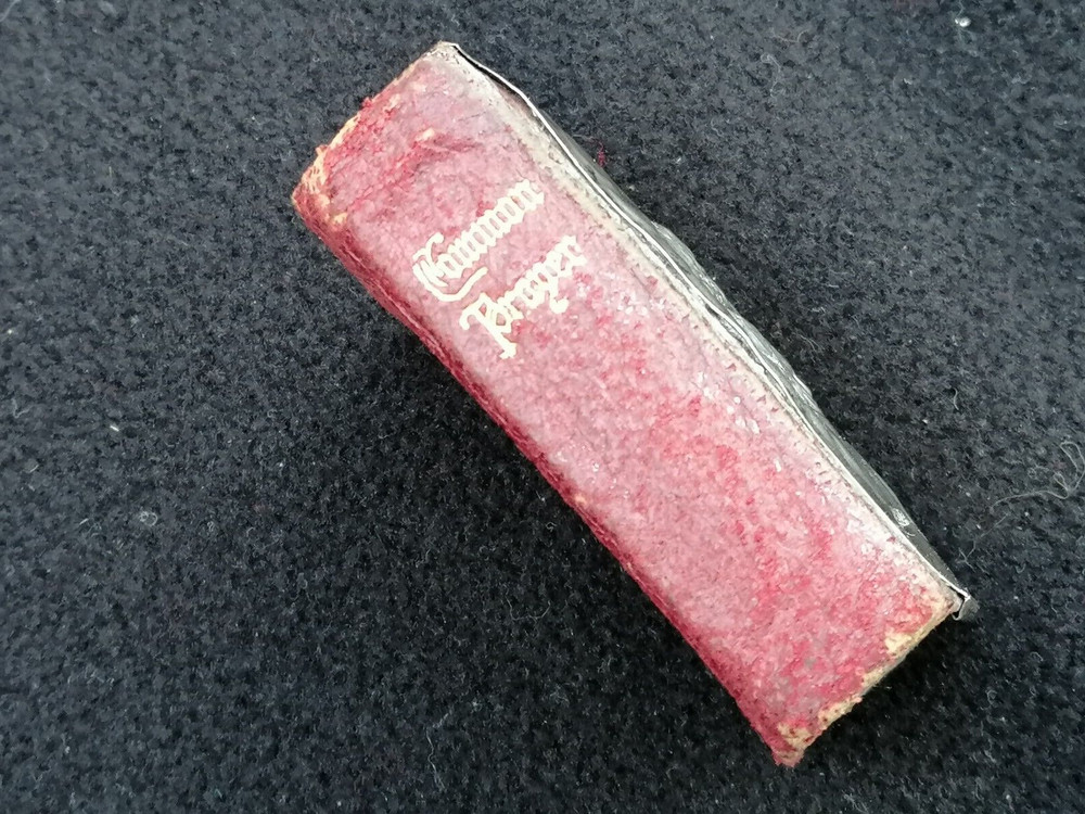 ANTIQUE HOLY BIBLE SILVER HALLMARKED MINIATURE