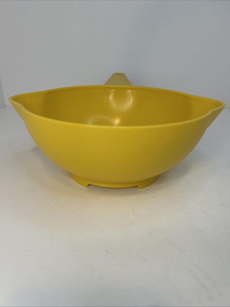 TUPPERWARE Colander Strainer 1 Quart Yellow (G1)