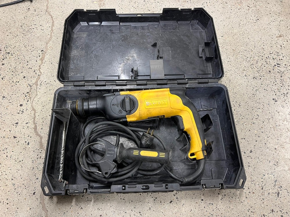 DEWALT D25113 1” SDS PLUS ROTARY HAMMER DRILL