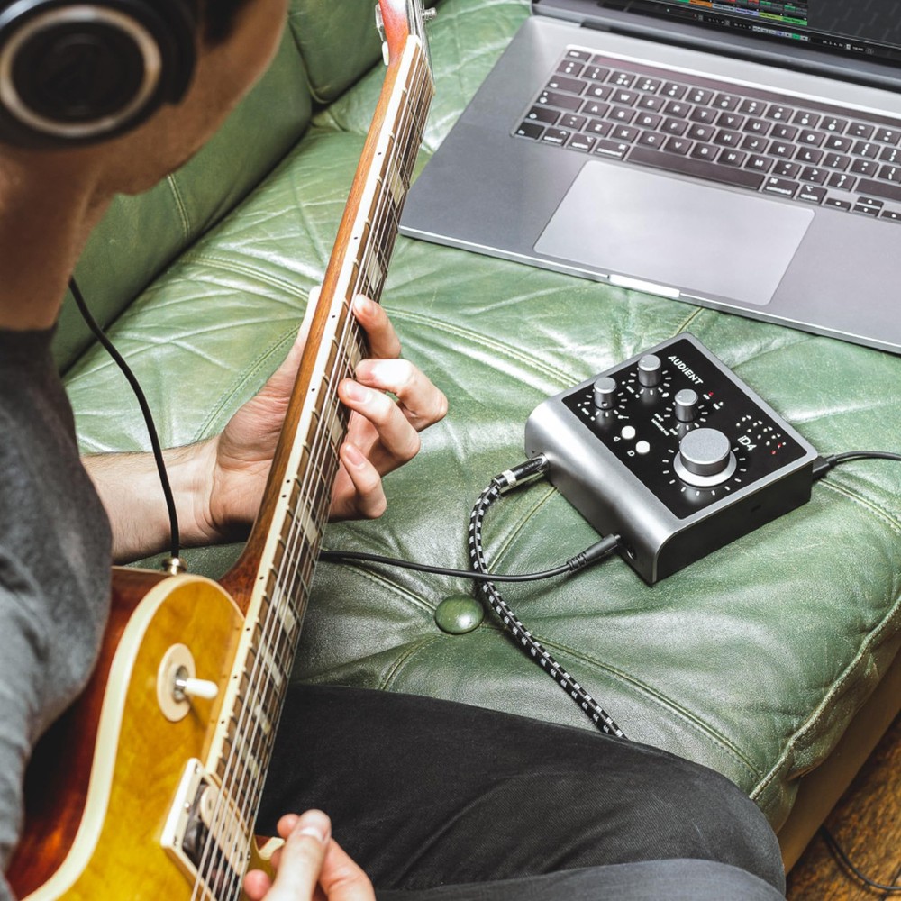 Audio Interface iD4 MKII, Class A Console Microphone Preamp (High Speed USB-C...