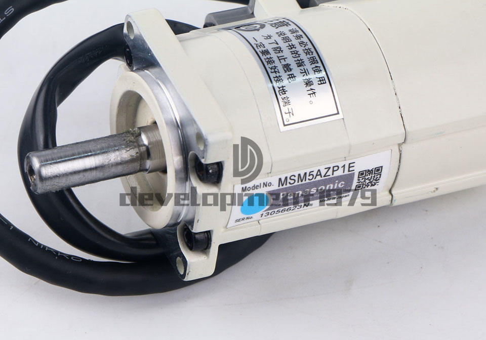 1PC NEW PANASONIC SERVO MOTOR MSM5AZP1E