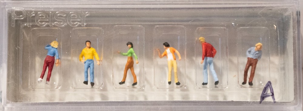 Preiser #79026A Pedestrians -- Walking pkg(6)