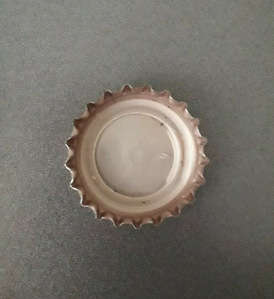 Manns Brown Ale Bottle Top. Crown Cap. Used .