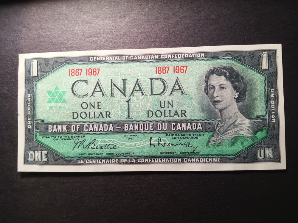 Canada 1967 QE2 One Dollar Crisp