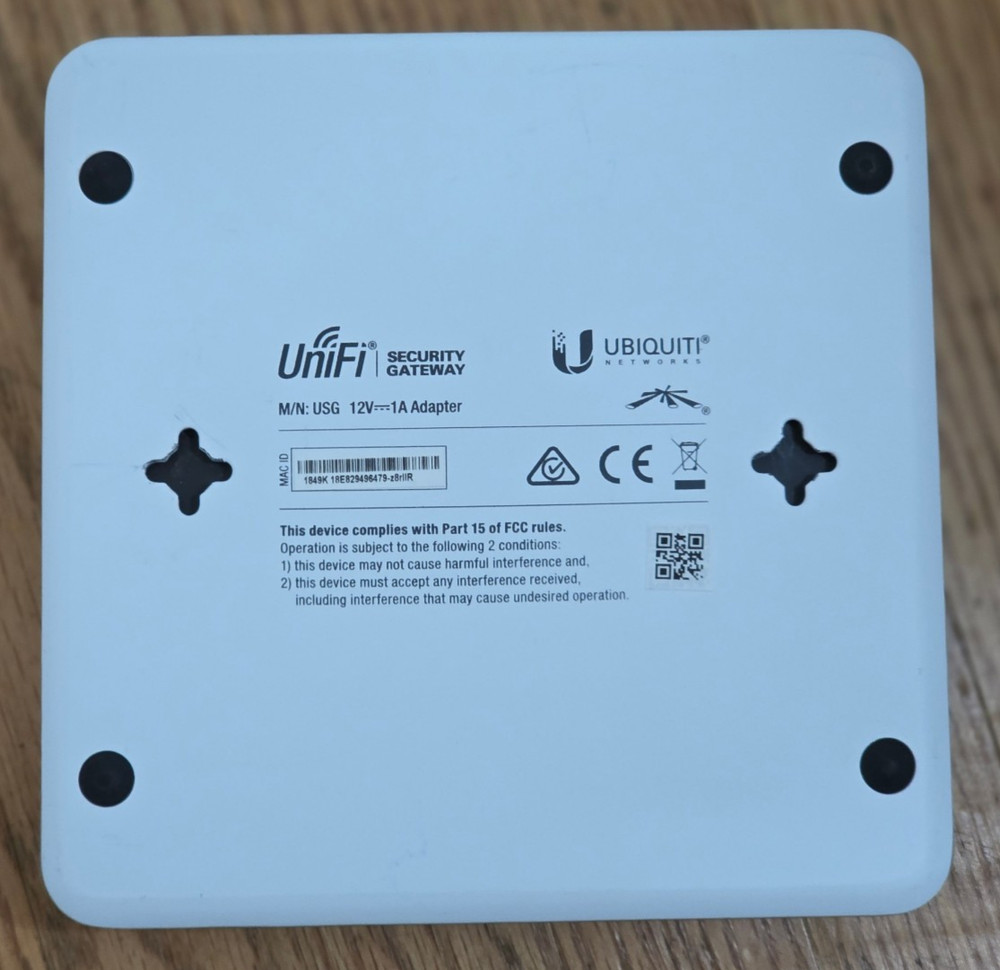 UniFi Security Gateway (USG) White Ubiquiti Networks