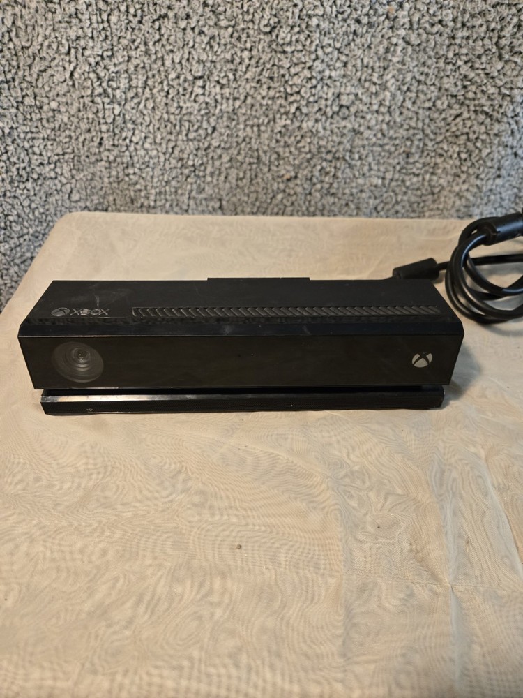 Microsoft 1520 Kinect Sensor - Black (KInect Only) Tested Works
