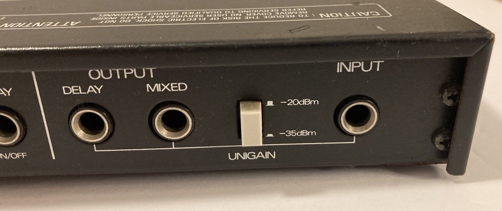 Roland SDE-1000 Digital Delay Rack Effect Processor Vintage Working Tested Japan