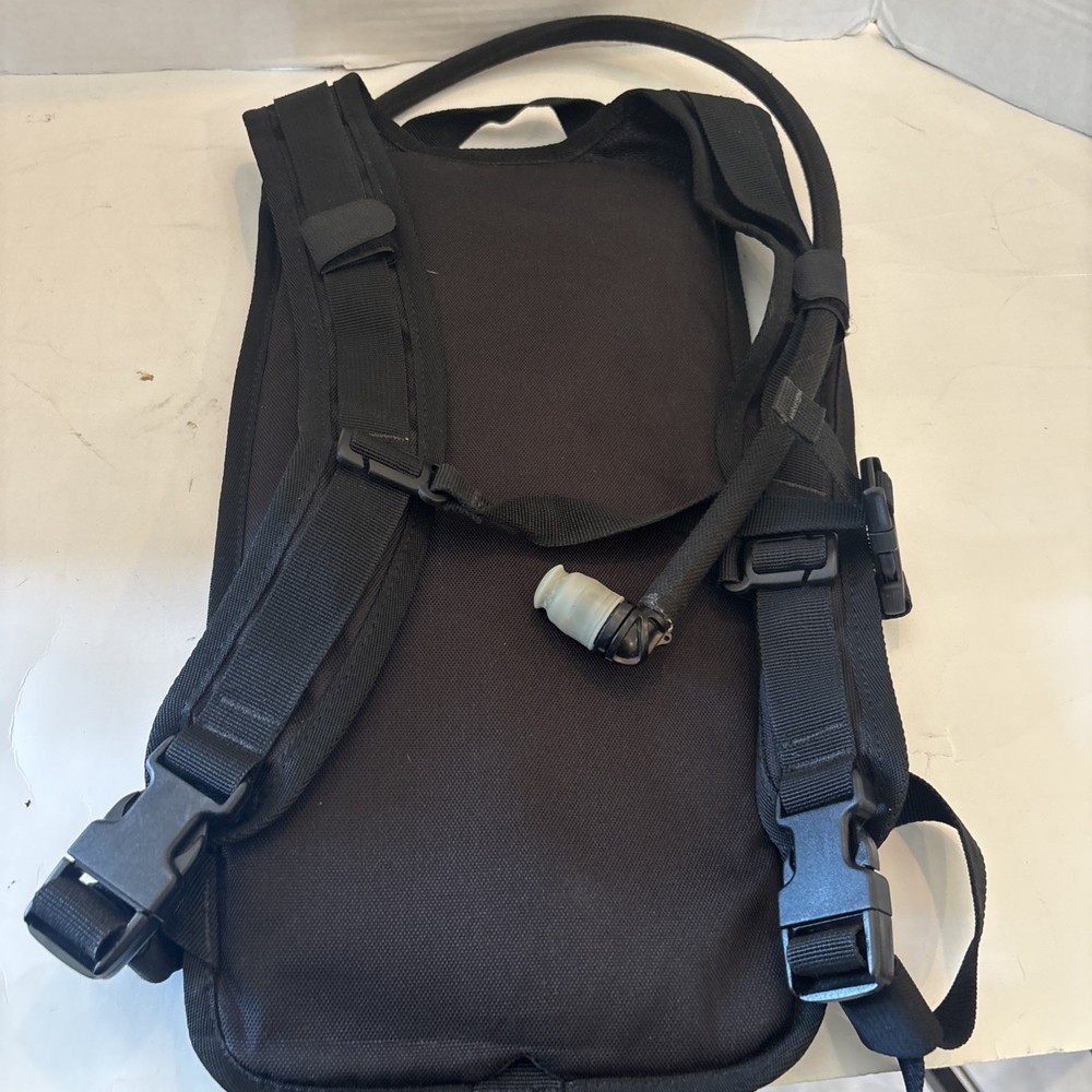 SOURCE HYDRATION SYSTEM W/ BLADDER, HOSE USMC TACTICAL Blackpack Bag