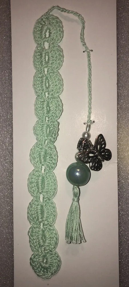 Scallop bookmark