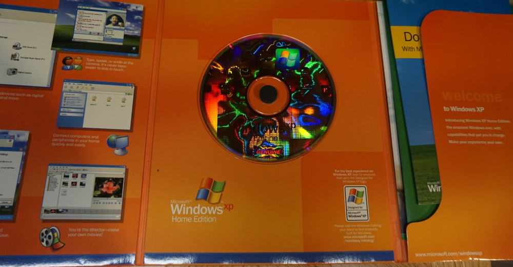 Microsoft Windows XP Home Edition 2002 With Product Key - Clean Disc