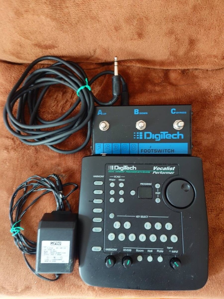 Digitech Vocalist Performer Vocal Harmony Processor Multi Effects with fs300