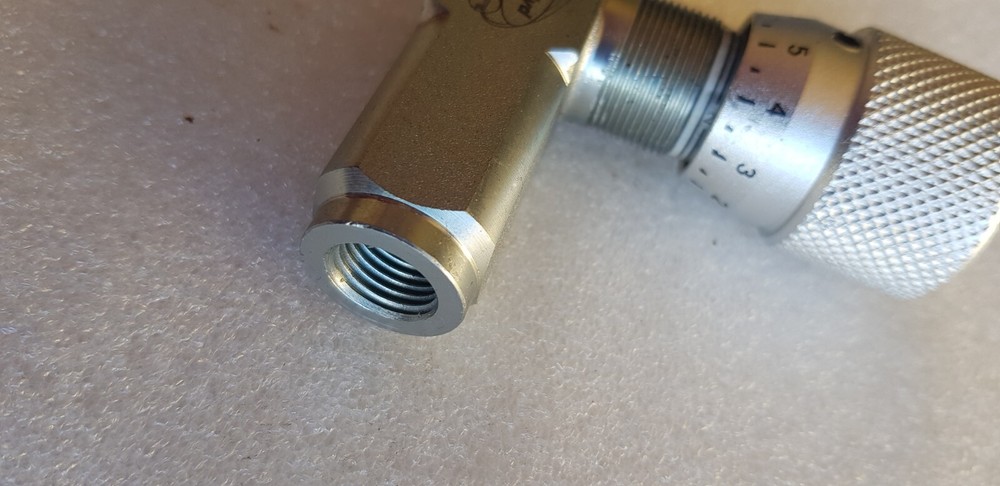 Prime Hydraulic Needle Flow 1/4 Bsp Control Valve with Reverse Flow Check.