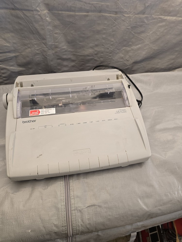 Brother GX-6750 Correctronic Electronic Typewriter