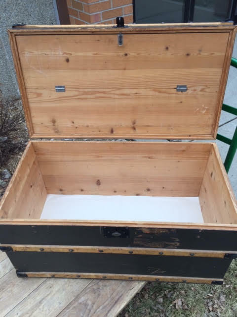 Antique Flat Steamer Trunk Coffee Table End Table