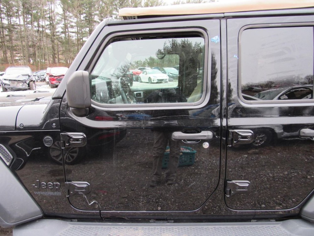 TJ 2020 Glove Box 1027433