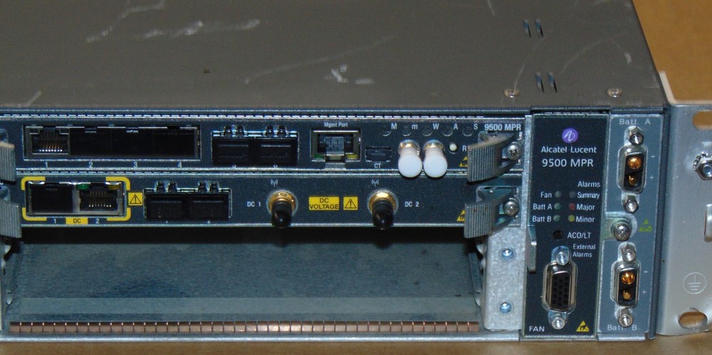 ALCATEL LUCENT 9500 MPR SHELF CHASSIS MODULES 2x CSM 2x MPT-ACC
