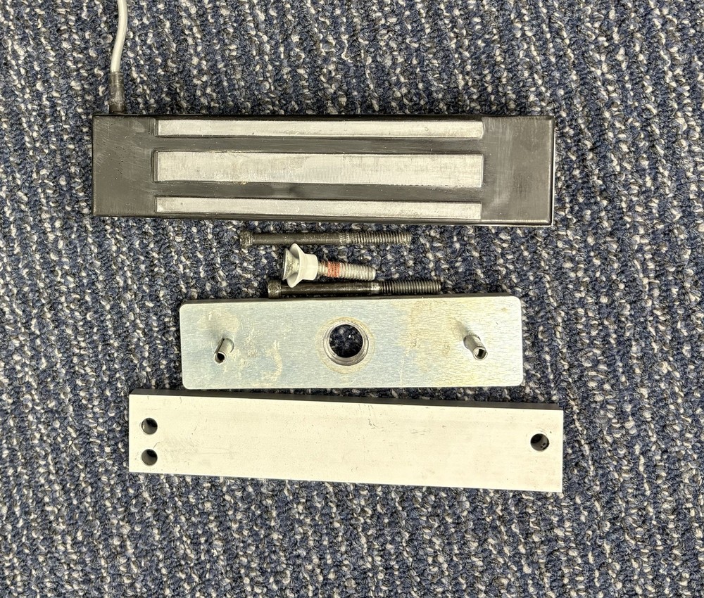 Securitron Assa Abloy M32D 600lbs Electromagnetic Lock