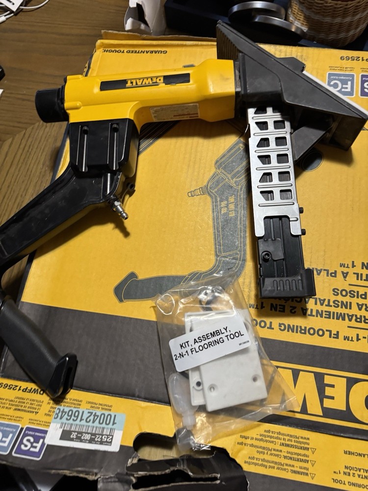 DEWALT DWFP12569 2-in-1 Flooring Tool Set