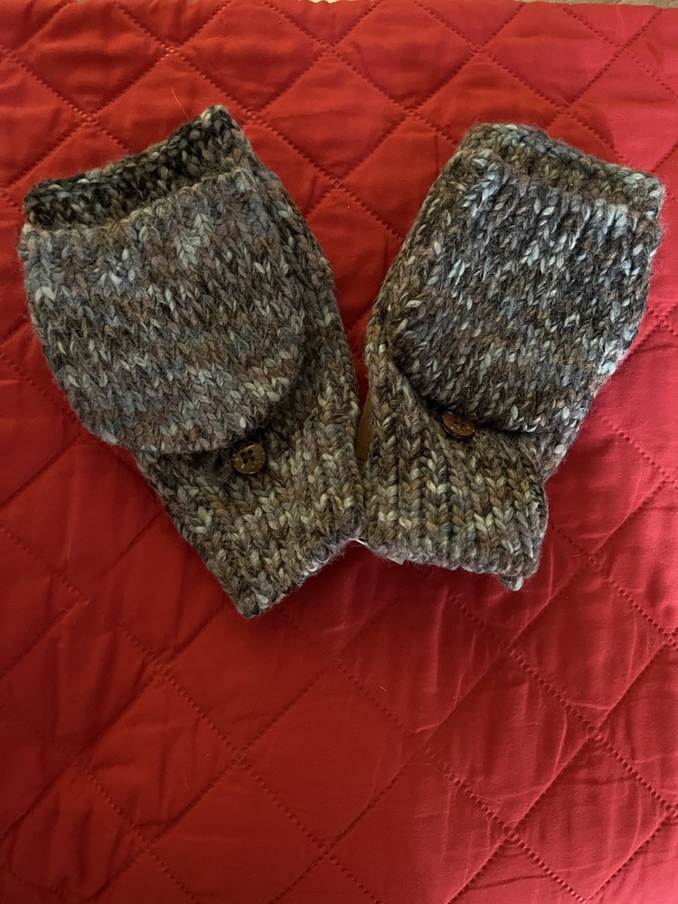 True Religion Convertible Mittons. NWT.