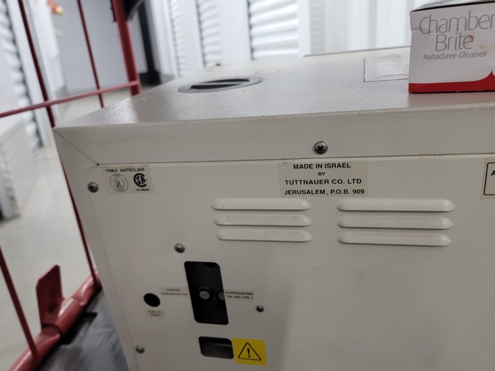 Tuttnauer 1730M Autoclave Steam Sterilizer / Tested