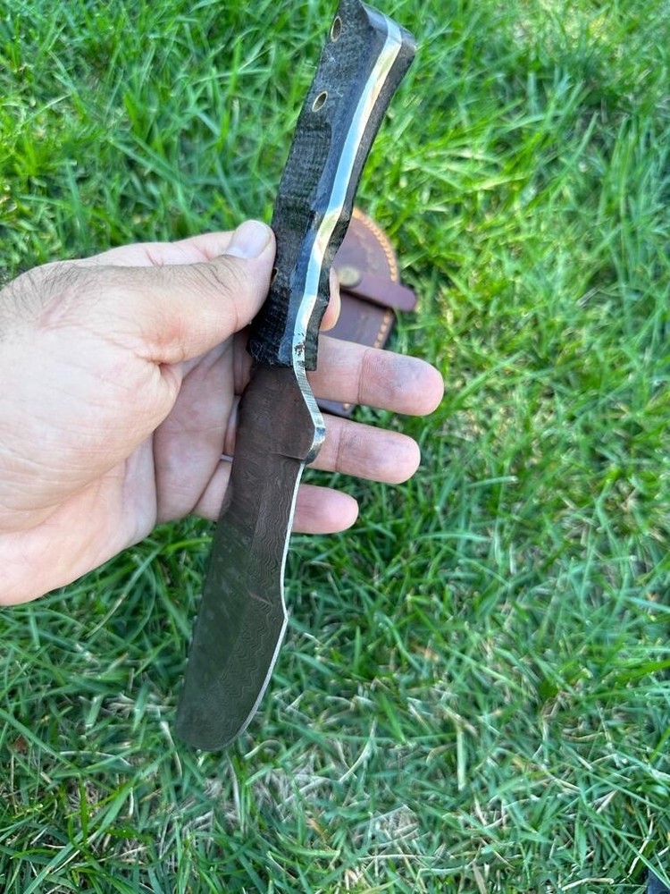 Custom Handmade Damascus Steel Ladder Pattern Fixed Blade Hunting Tracker Knife