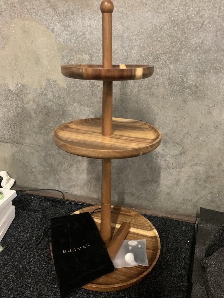 3 Tier Cupcake Holder With Adjustable Shelves