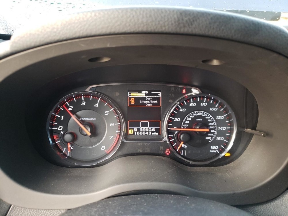 V60 2019 Glove Box 4785945