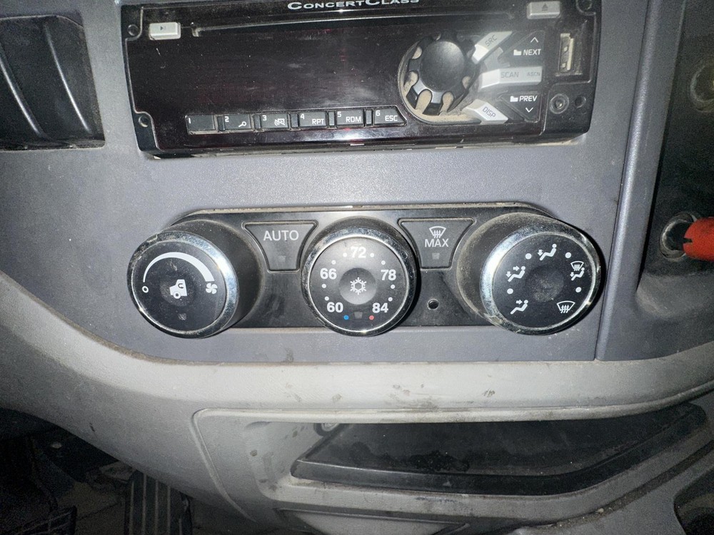 2013-2017 Peterbilt 579 Heater A/C Temperature Controls - Used